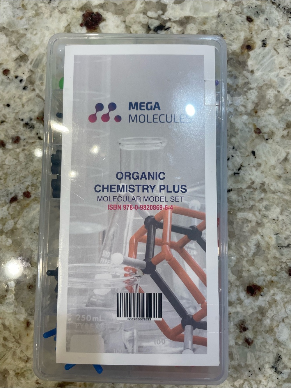 MEGA MOLECULES ORGANICCHEMISTRY PLUS MOLECULAR MODEL SETISBN 978-0-9820869-6-4
